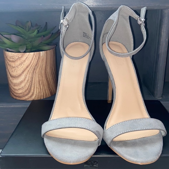 •Ankle Strap Heels - Picture 1 of 7